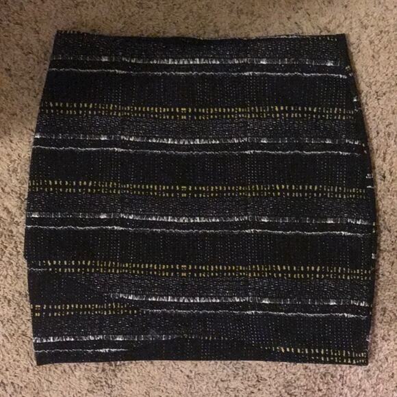 H&M short black mini skirt with tulip overlap S - Picture 4 of 7